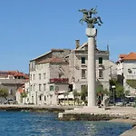 Διαμέρισμα Mir *